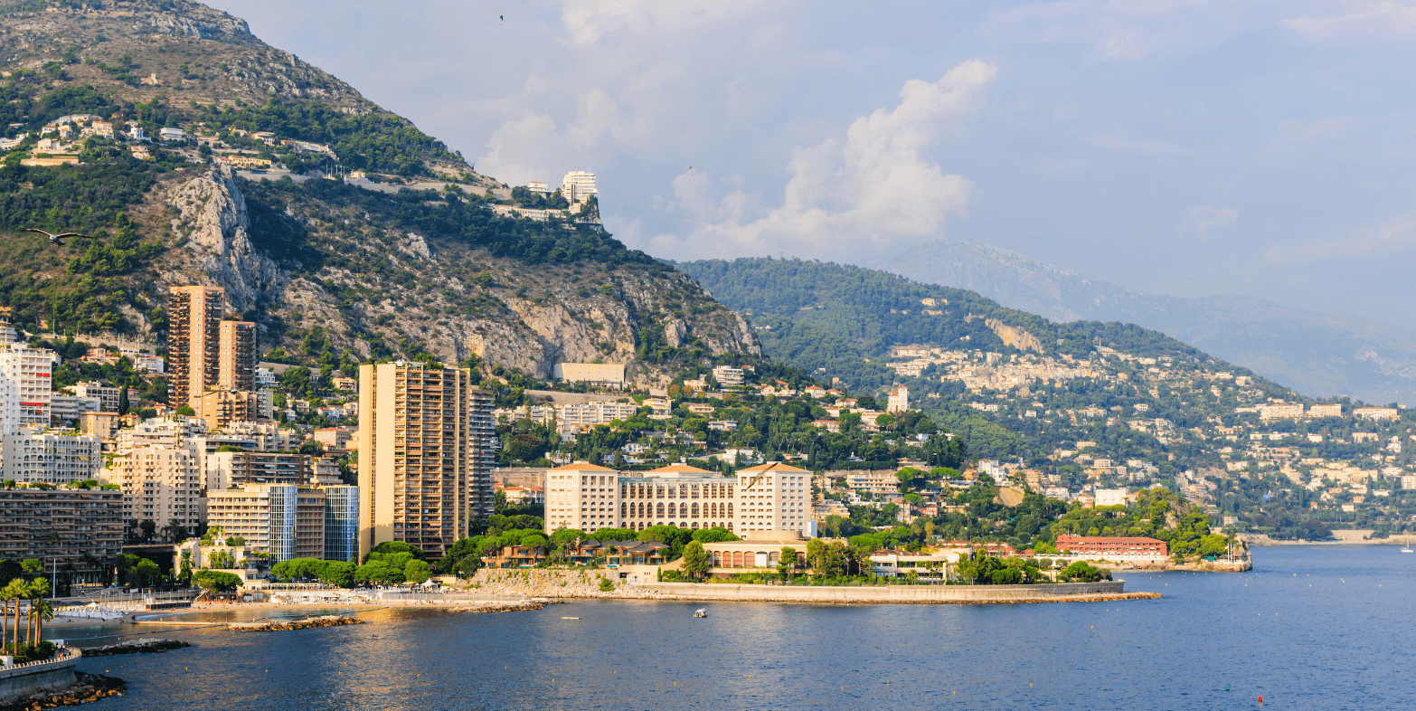 Débarras Larvotto Monaco : appartements front de mer et solutions adaptées